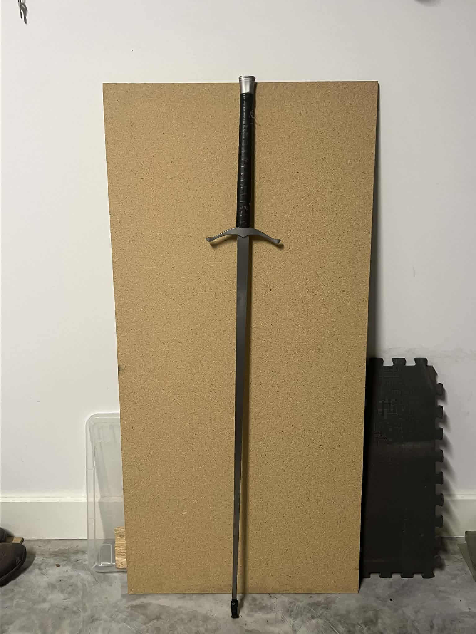 Master Armoury Shuangshoujian